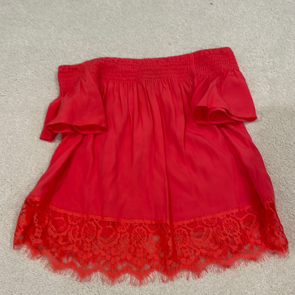 Forever21 off shoulder lace top size S